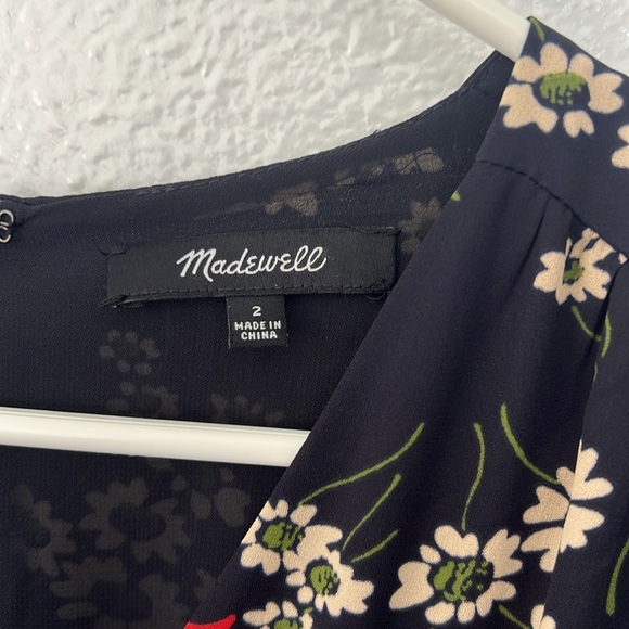 Madewell Midi Floral Dress Peekaboo-Sleeve Midi Dress in Hillside Daisies size 2 - Picture 6 of 8